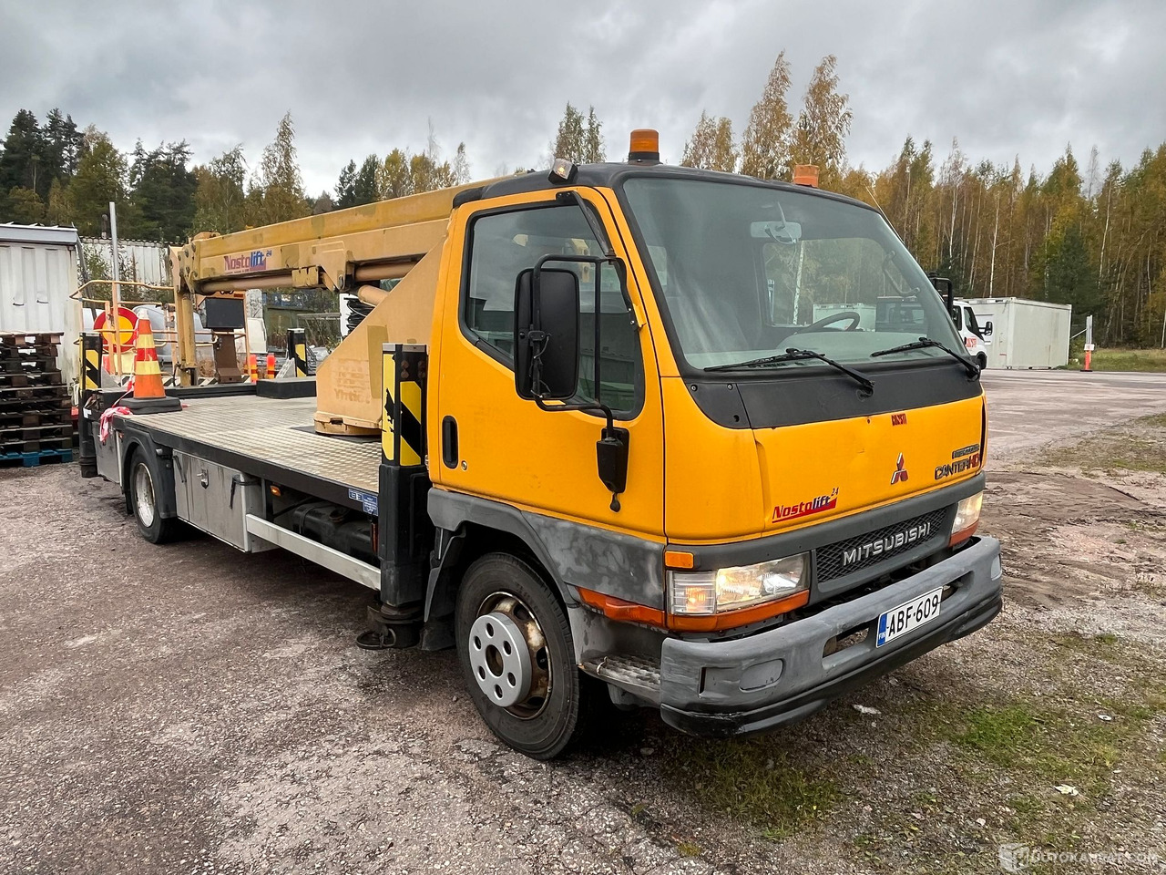 Mitsubishi CANTER-FE659H/420, nostokoriauto, nostin korjattavaksi, 2003, Vantaa - Truck: picture 3 Mitsubishi CANTER-FE659H/420, nostokoriauto, nostin korjattavaksi, 2003, Vantaa - Truck: picture 3