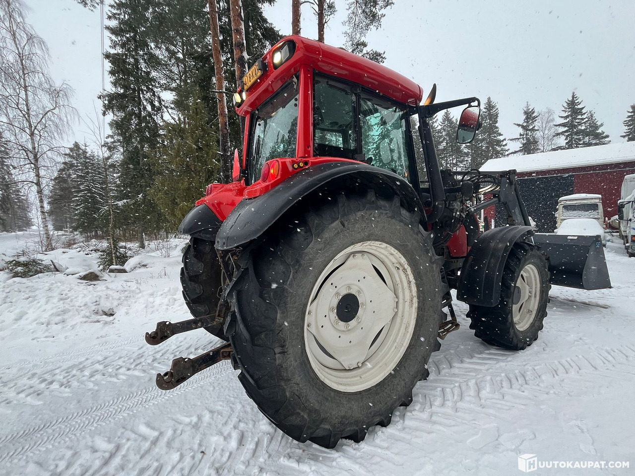 Valtra C130 4x4/242 with front loader, 2005, Forssa - Farm tractor: picture 3 Valtra C130 4x4/242 with front loader, 2005, Forssa - Farm tractor: picture 3