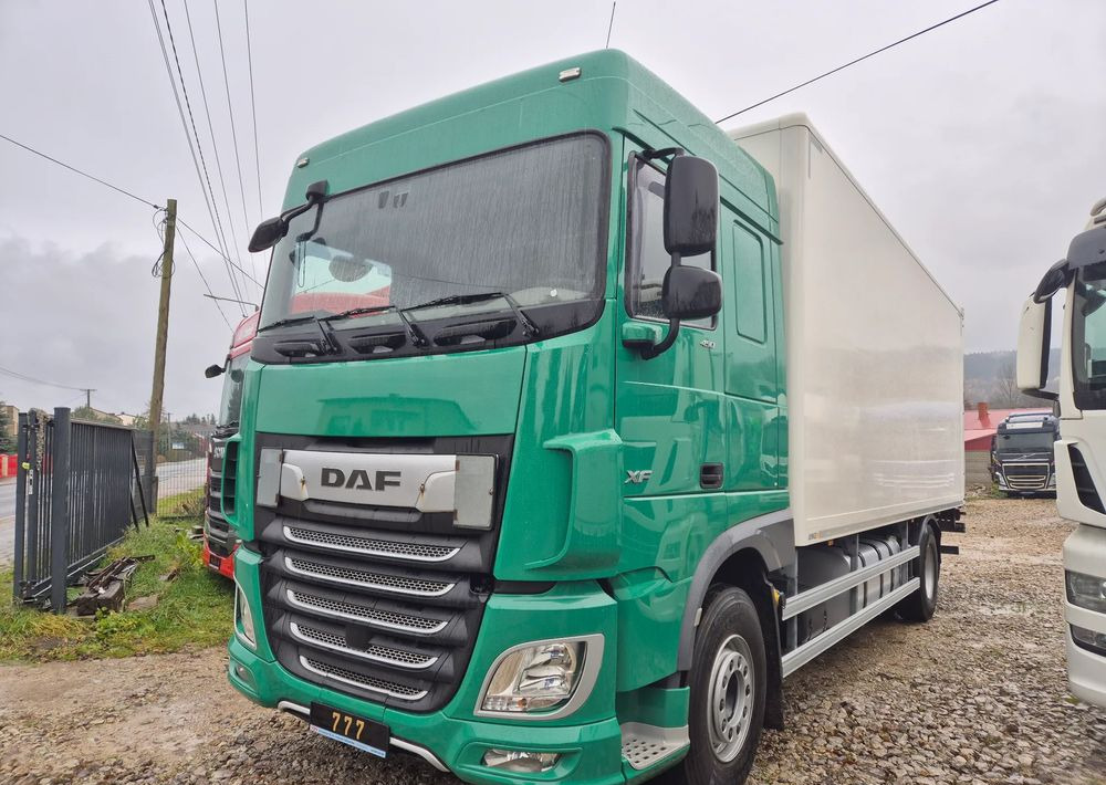 DAF XF ORYGINALNY PRZEBIEG z Niemiec / TANDEM ZESTAW PRZEJAZDOWY Z WINDĄ - Box truck: picture 1 DAF XF ORYGINALNY PRZEBIEG z Niemiec / TANDEM ZESTAW PRZEJAZDOWY Z WINDĄ - Box truck: picture 1