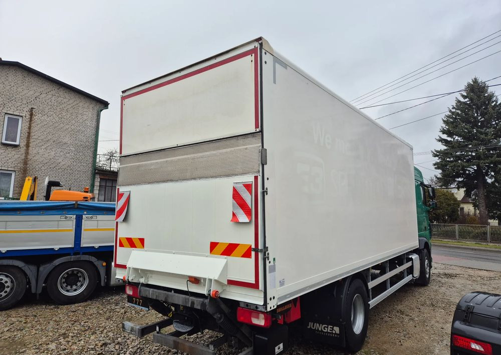 Box truck DAF XF ORYGINALNY PRZEBIEG z Niemiec / TANDEM ZESTAW PRZEJAZDOWY Z WINDĄ: picture 8