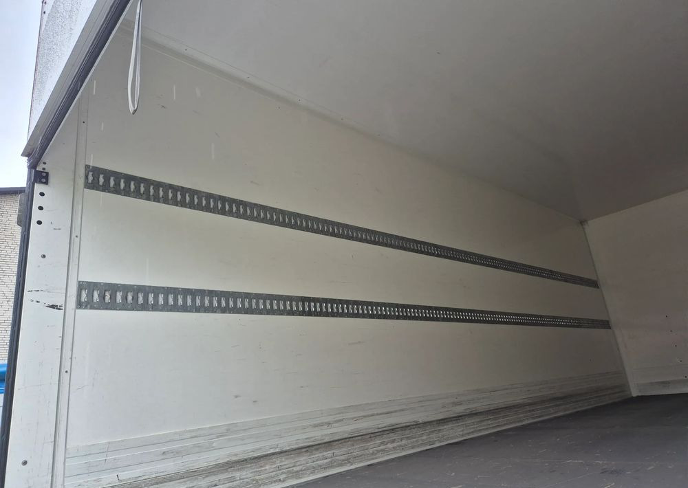 Box truck DAF XF ORYGINALNY PRZEBIEG z Niemiec / TANDEM ZESTAW PRZEJAZDOWY Z WINDĄ: picture 31