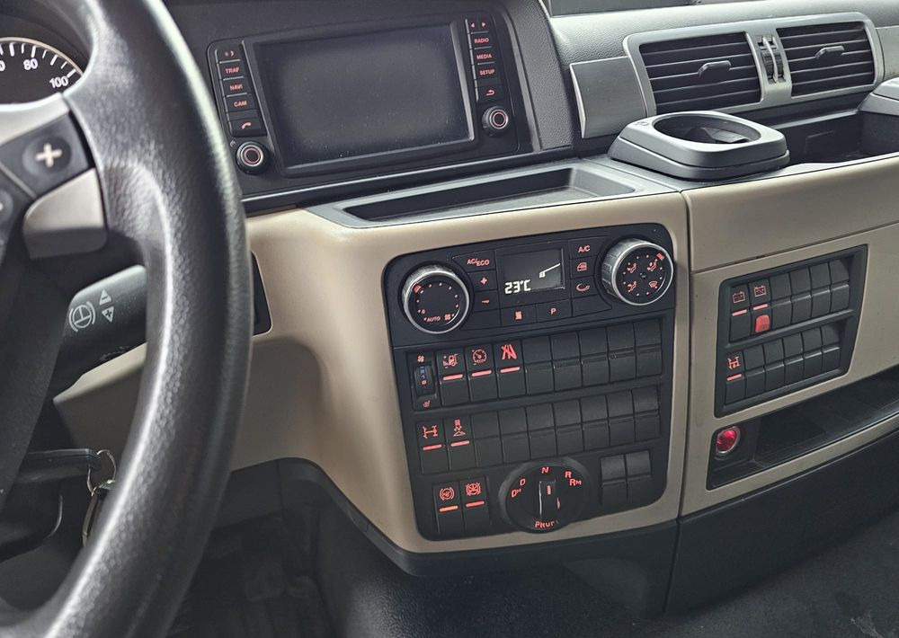 Tractor unit MAN TGS 18.460 2018 NAUKA JAZDY POLIFT FULL ELKA AUTOMAT 4x2 STANDARD 315/70r22.5 SUPER STAN TGX 470 460 420 430 500 510 400 360 410: picture 6