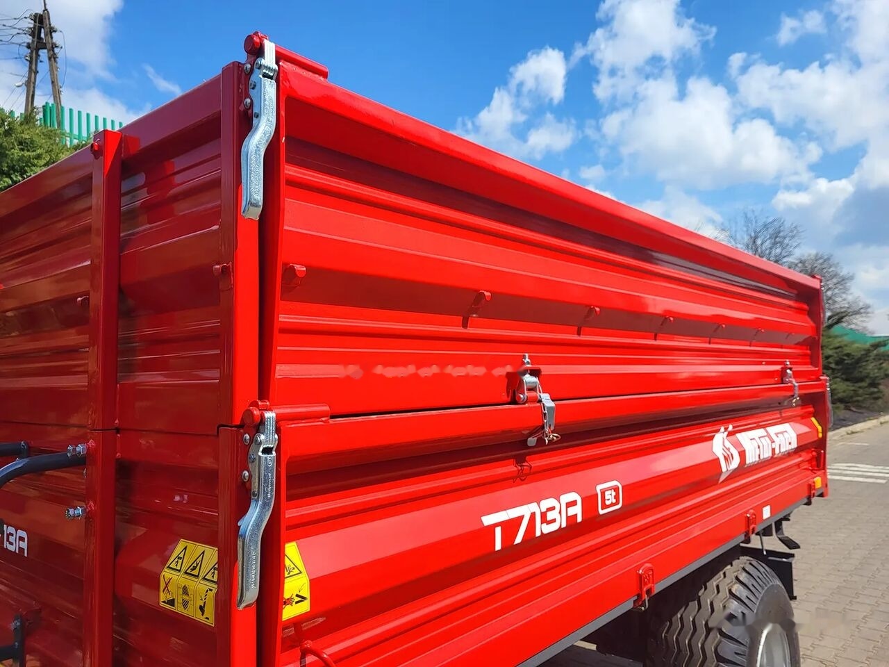 Metal-Fach T703A/3 – 5t - Farm tipping trailer/ Dumper: picture 2 Metal-Fach T703A/3 – 5t - Farm tipping trailer/ Dumper: picture 2