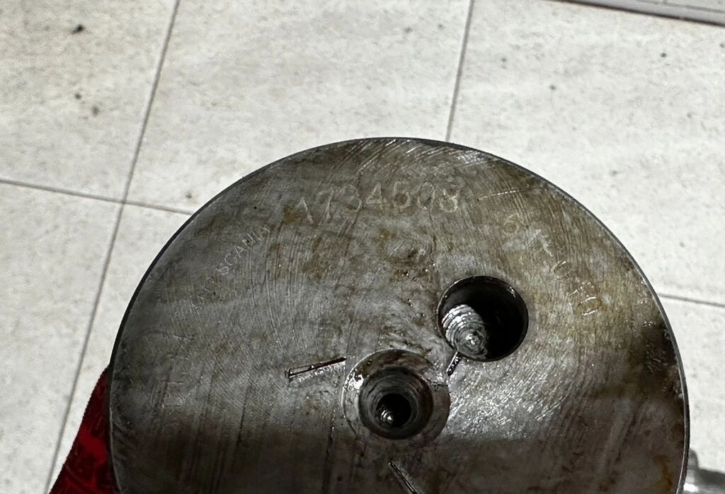 Scania R 730 V8 Scania R 730 V8 truck - Camshaft for Truck: picture 3 Scania R 730 V8 Scania R 730 V8 truck - Camshaft for Truck: picture 3