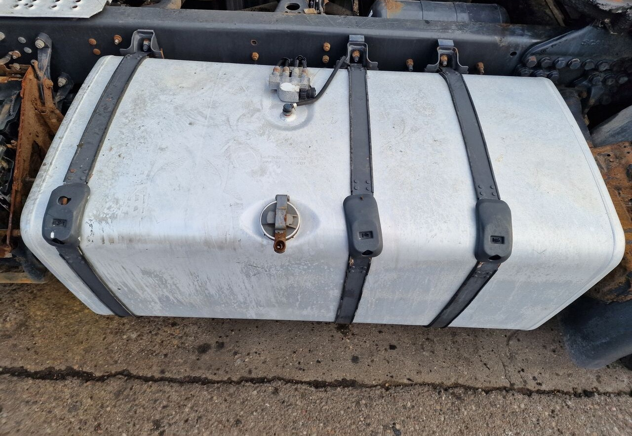 Scania r 600L 1517308 Scania 1517308 truck - Fuel tank for Truck: picture 1 Scania r 600L 1517308 Scania 1517308 truck - Fuel tank for Truck: picture 1