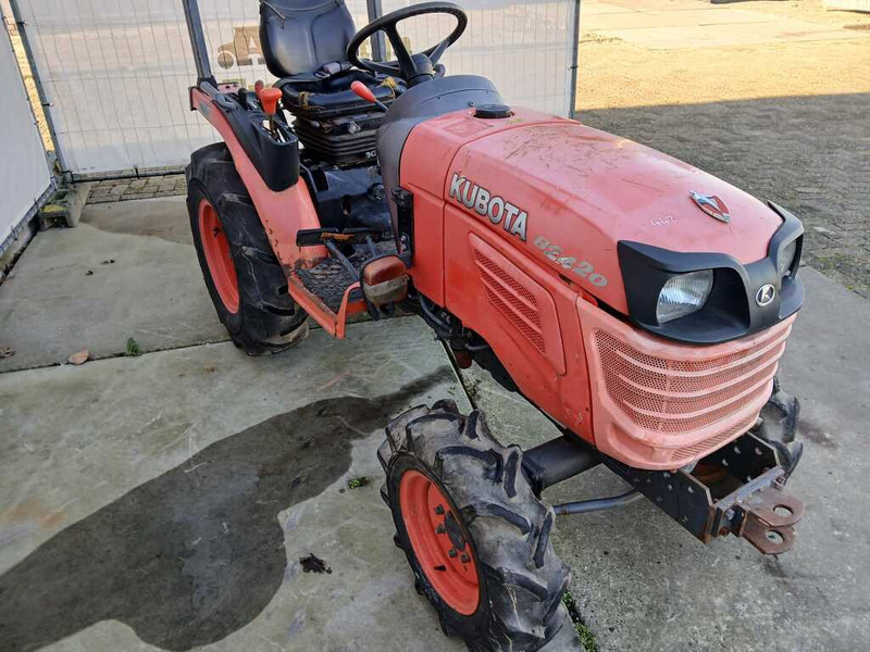 Kubota B 2420 - Compact tractor: picture 3 Kubota B 2420 - Compact tractor: picture 3