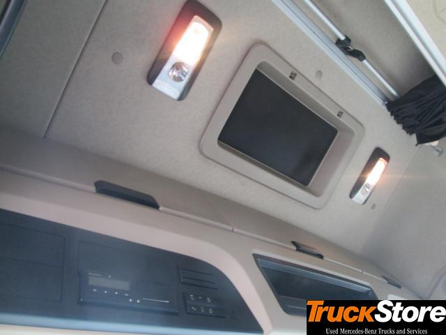 Tractor unit Mercedes-Benz Actros 1845 LS nRL: picture 7 Tractor unit Mercedes-Benz Actros 1845 LS nRL: picture 7