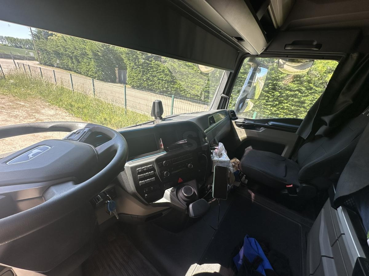 Tractor unit MAN TGX 18.470: picture 10