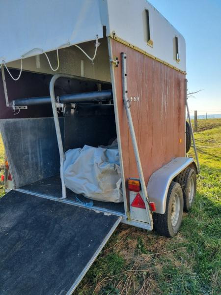 Vanisere - Horse trailer: picture 4 Vanisere - Horse trailer: picture 4