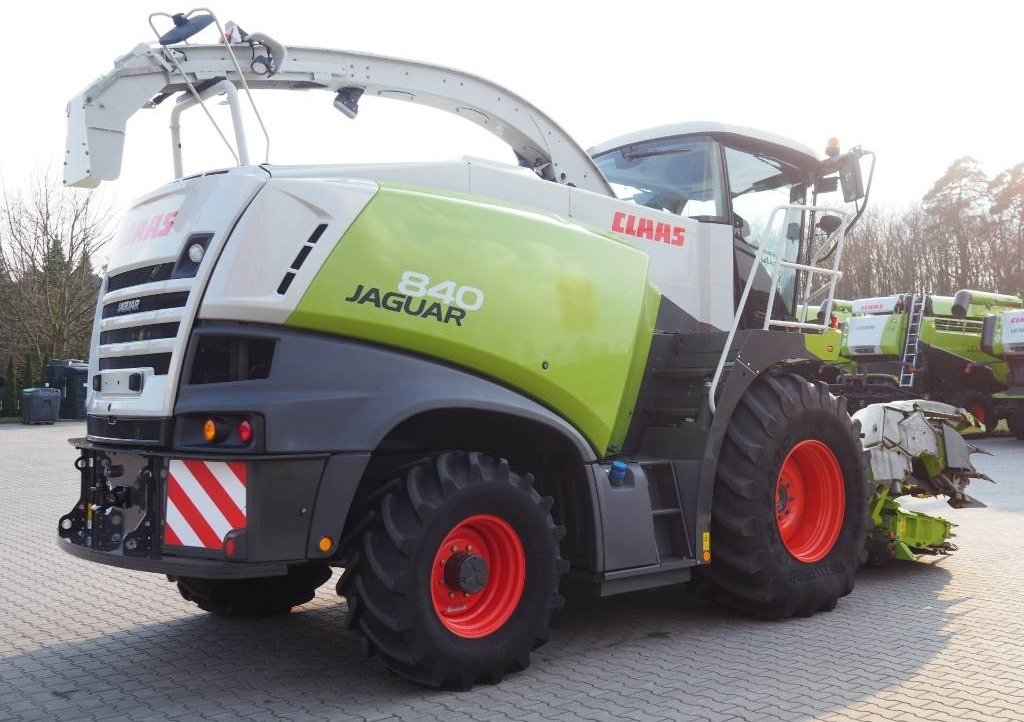 Claas Jaguar 840 4WD + Orbis 450 - Forage harvester: picture 3 Claas Jaguar 840 4WD + Orbis 450 - Forage harvester: picture 3
