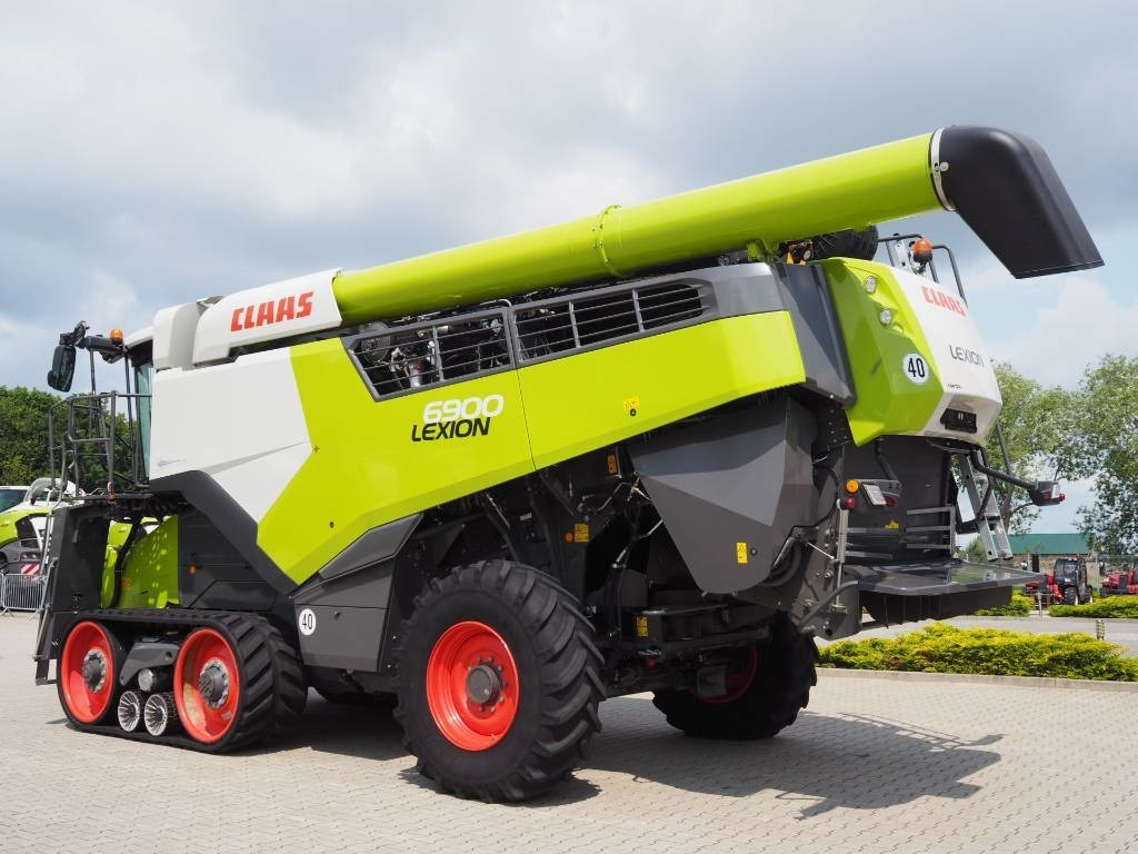 Claas Lexion 6900TT + V770 - Combine harvester: picture 2 Claas Lexion 6900TT + V770 - Combine harvester: picture 2