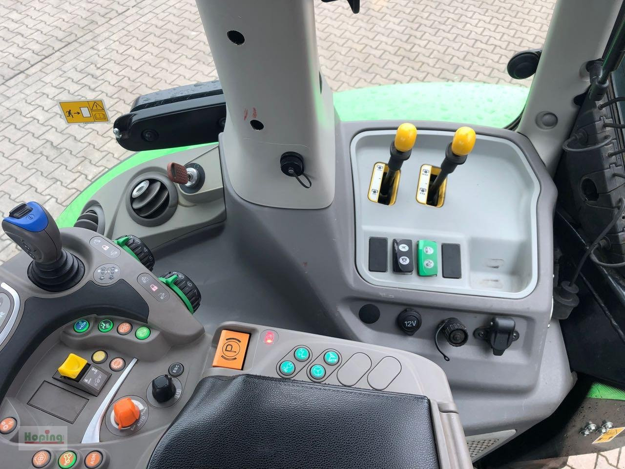 Farm tractor Deutz-Fahr 6185 TTV: picture 13 Farm tractor Deutz-Fahr 6185 TTV: picture 13