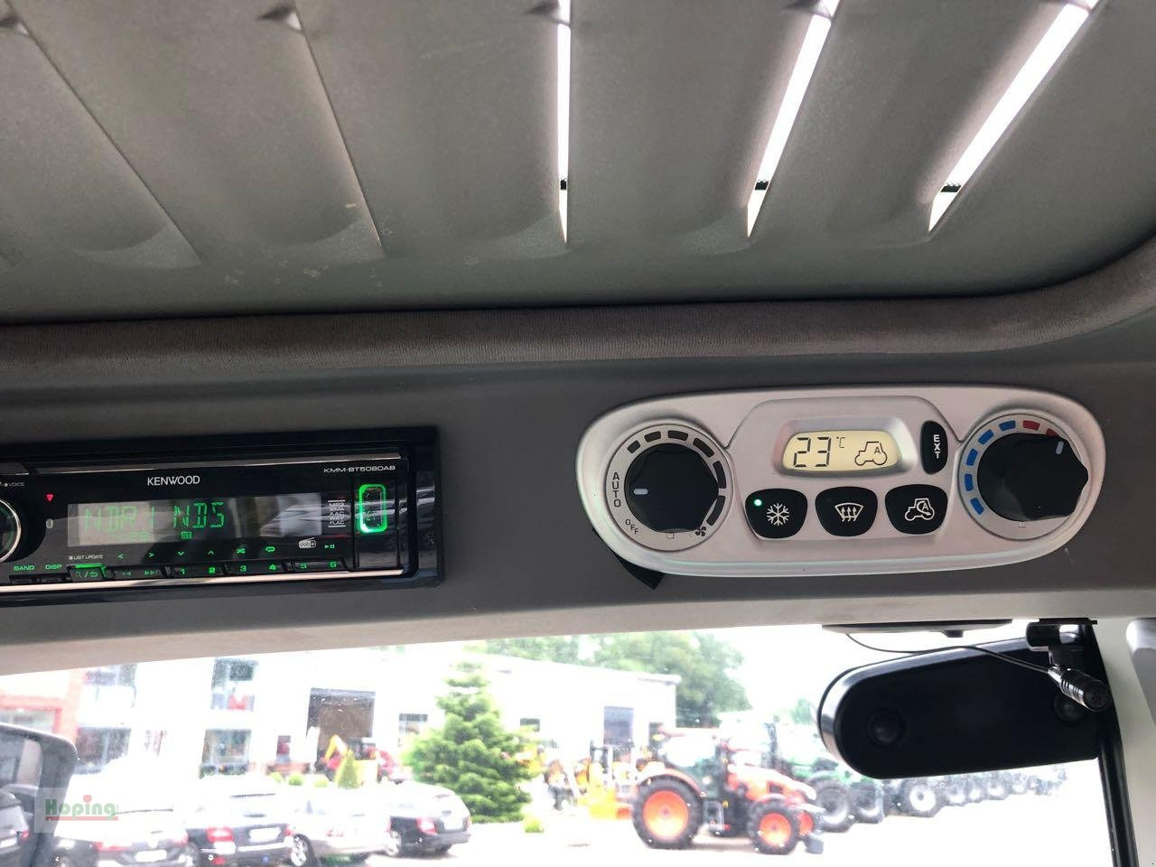 Farm tractor Deutz-Fahr 6185 TTV: picture 15 Farm tractor Deutz-Fahr 6185 TTV: picture 15