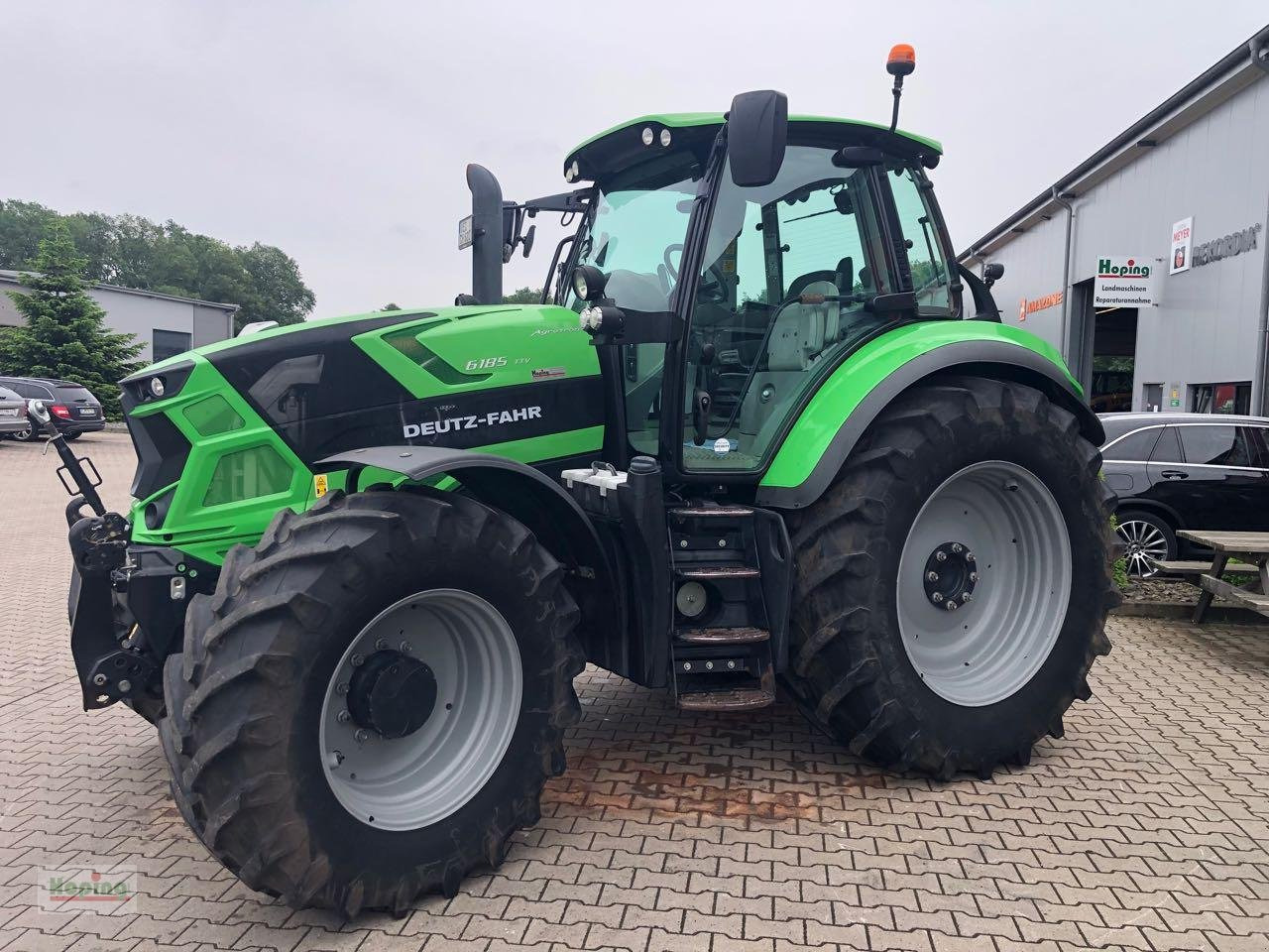 Farm tractor Deutz-Fahr 6185 TTV: picture 9 Farm tractor Deutz-Fahr 6185 TTV: picture 9