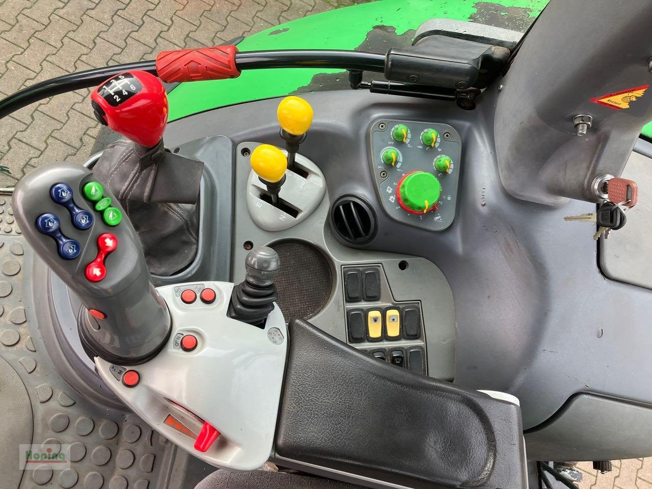 Farm tractor Deutz-Fahr M650: picture 16 Farm tractor Deutz-Fahr M650: picture 16