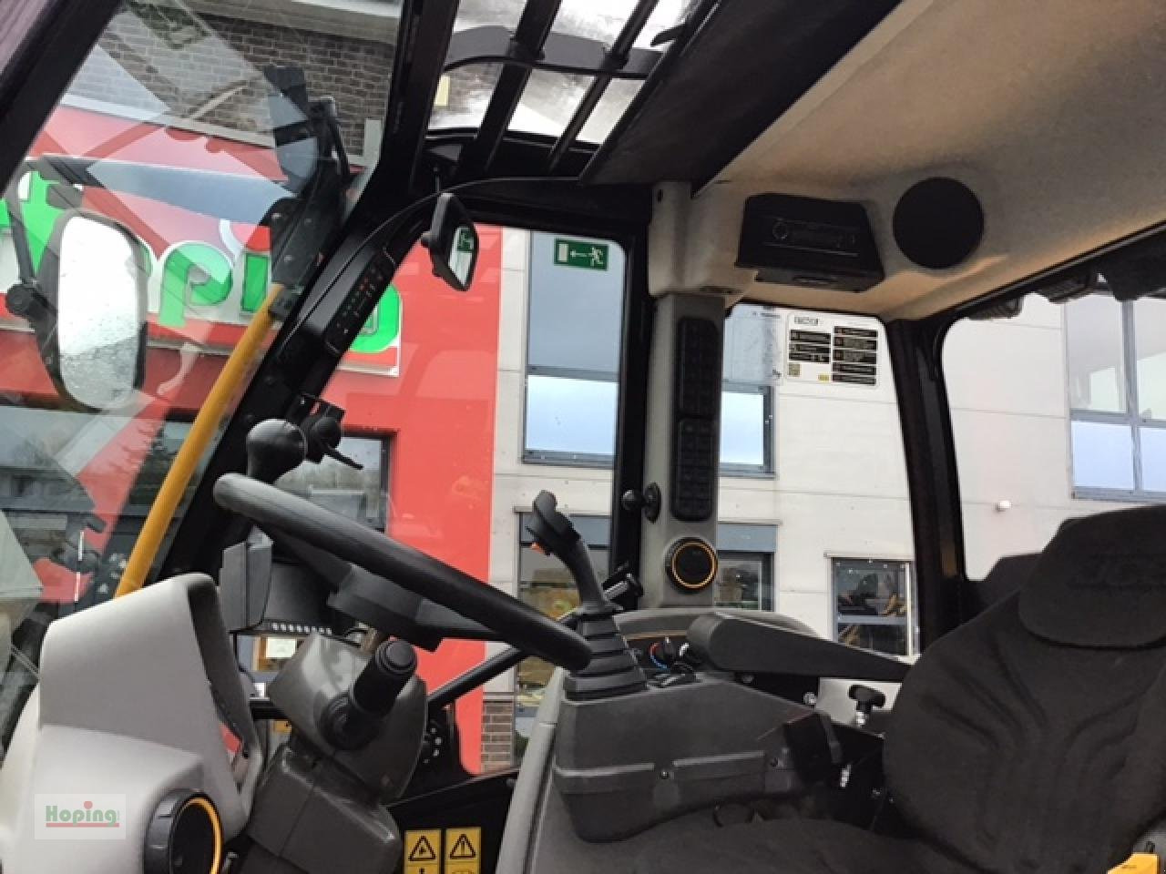 Wheel loader JCB TM 420 AGRI: picture 11