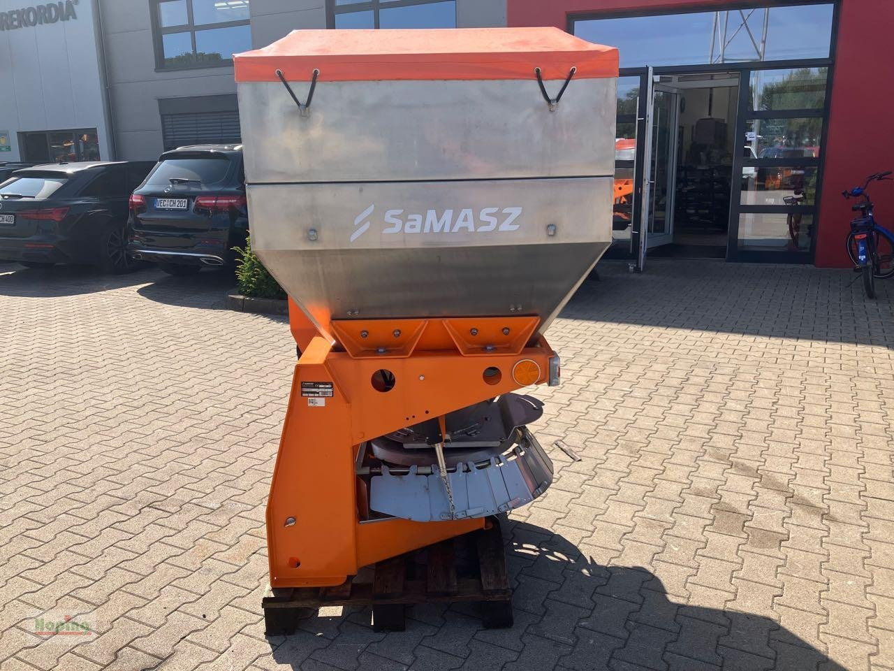 Saphir Vortex 600E - Sand/ Salt spreader: picture 3 Saphir Vortex 600E - Sand/ Salt spreader: picture 3