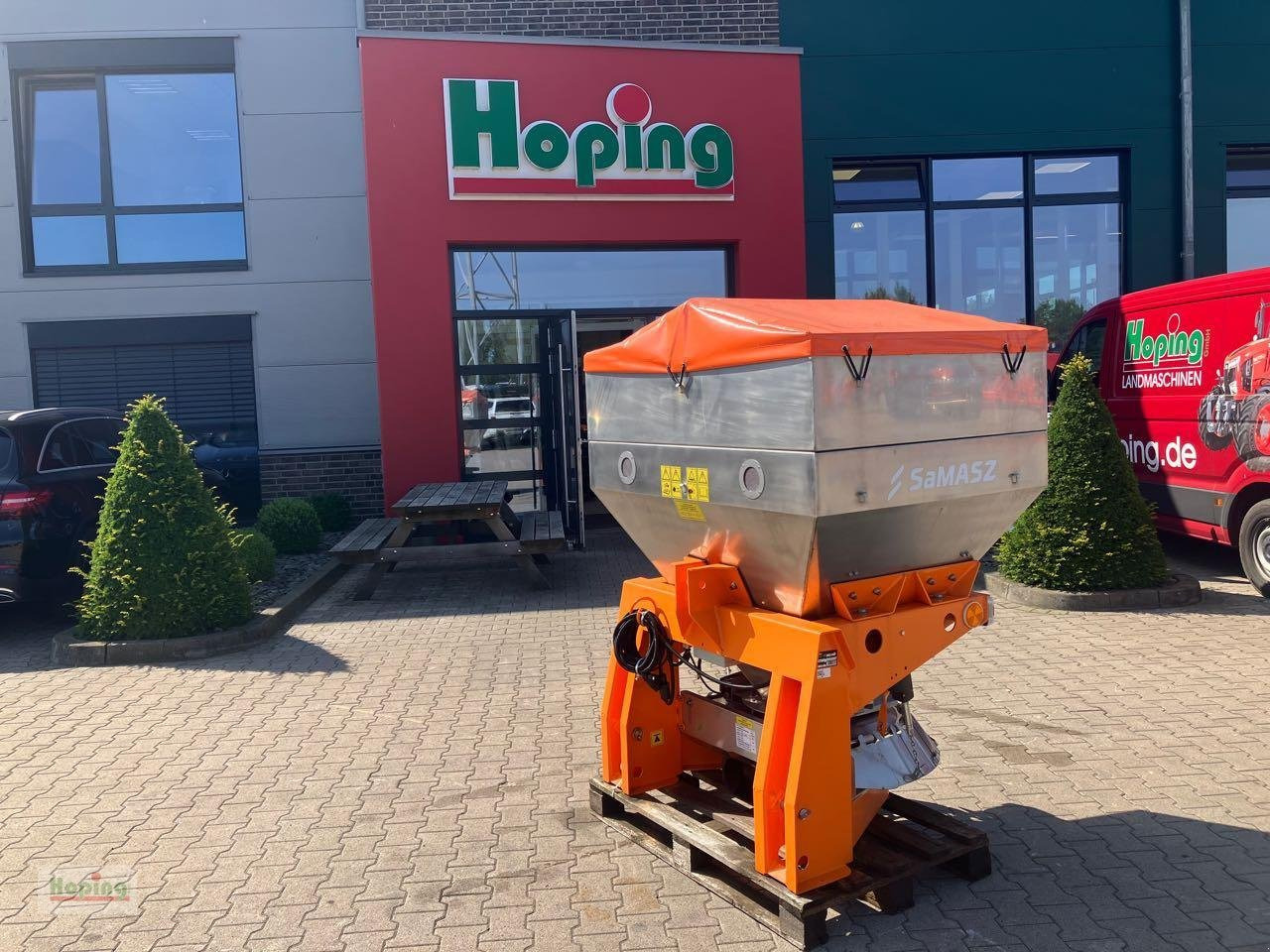 Saphir Vortex 600E - Sand/ Salt spreader: picture 1 Saphir Vortex 600E - Sand/ Salt spreader: picture 1