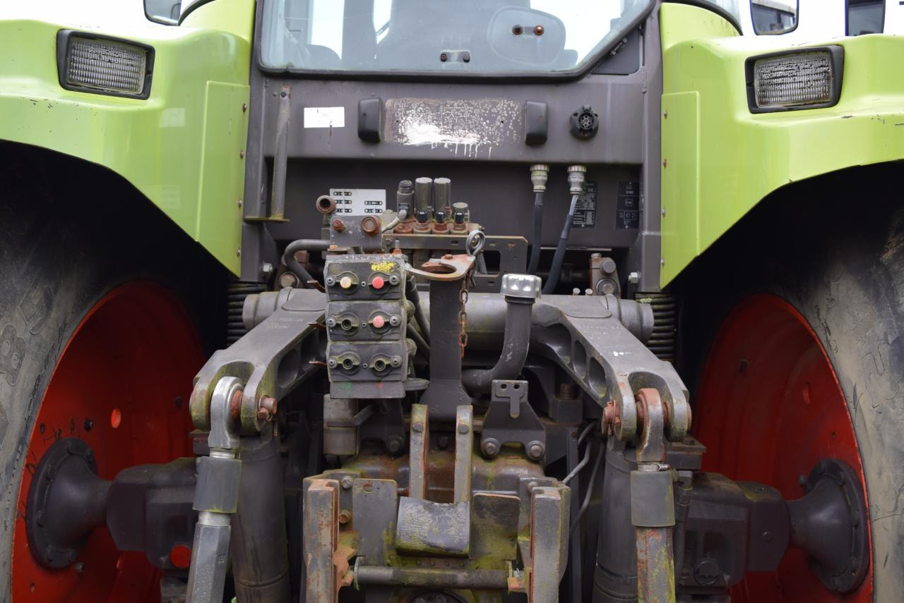 CLAAS Ares 826 RZ - Farm tractor: picture 4 CLAAS Ares 826 RZ - Farm tractor: picture 4