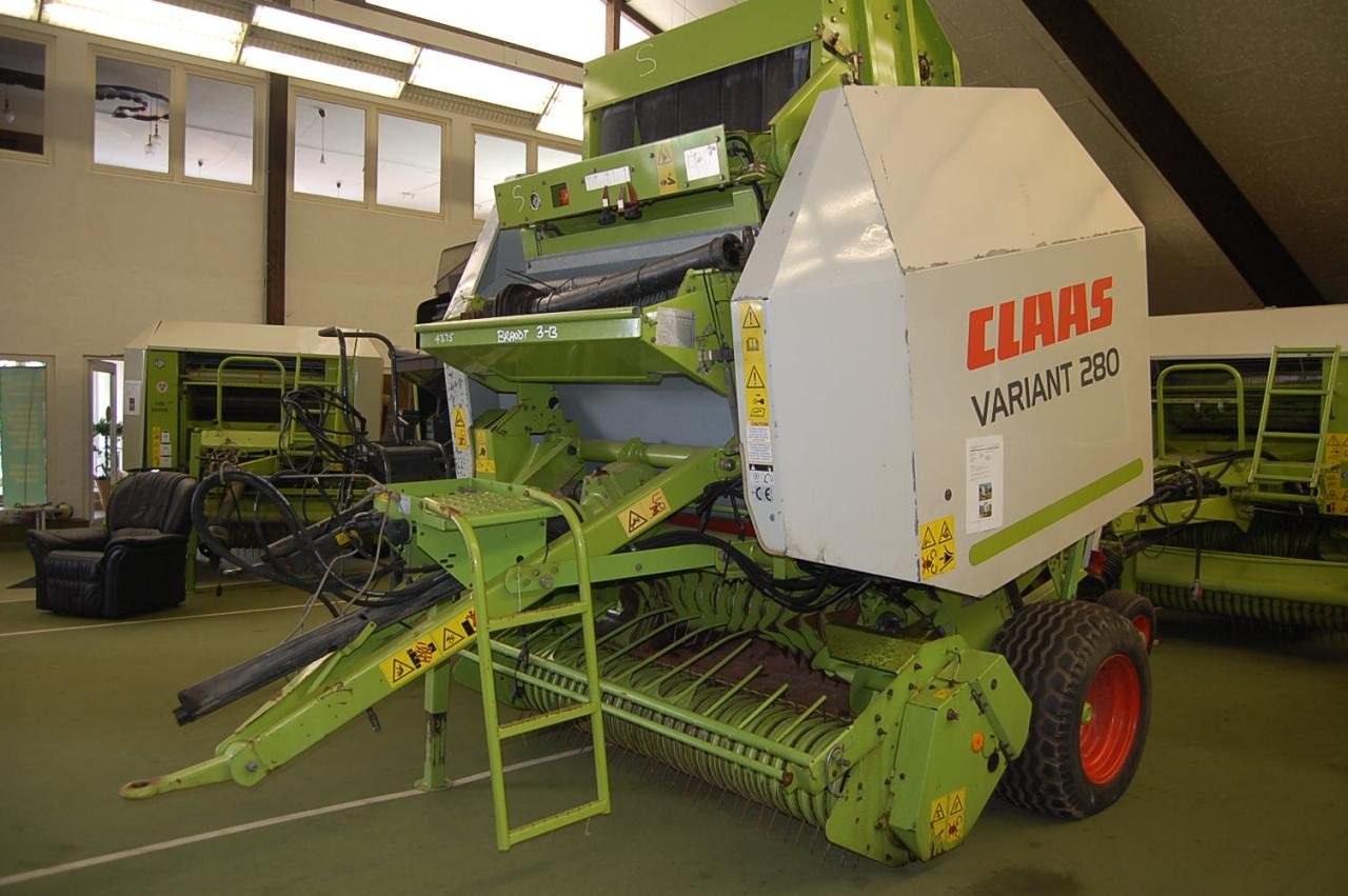CLAAS Variant 280 - Round baler: picture 1 CLAAS Variant 280 - Round baler: picture 1