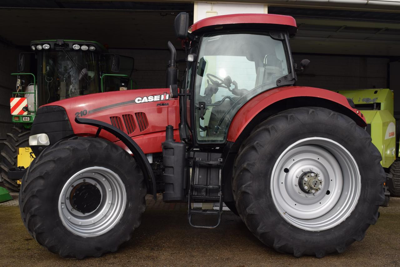 Case-IH Puma 210 - Farm tractor: picture 3 Case-IH Puma 210 - Farm tractor: picture 3