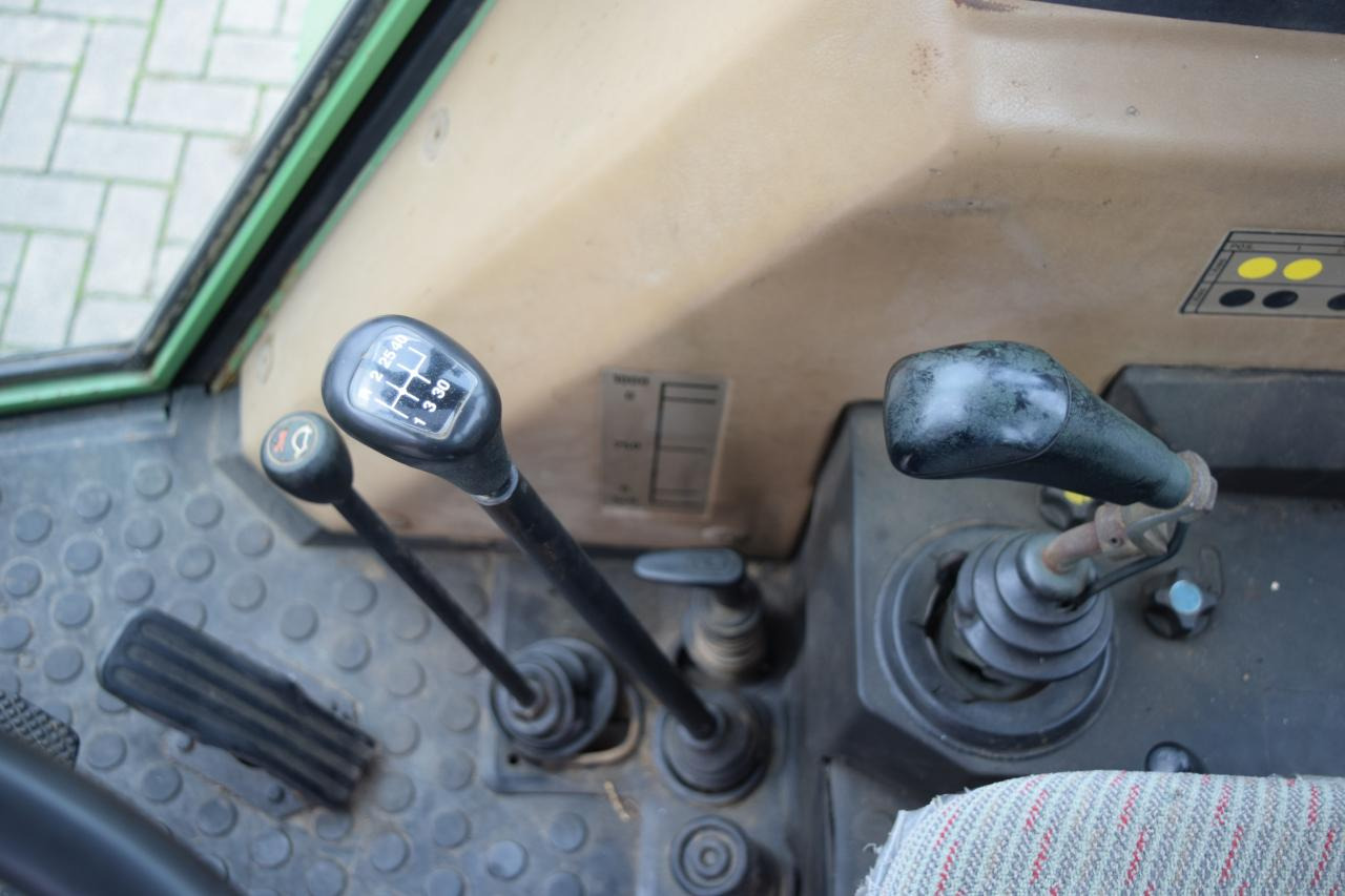 Farm tractor Fendt Farmer 311 LSA: picture 10 Farm tractor Fendt Farmer 311 LSA: picture 10