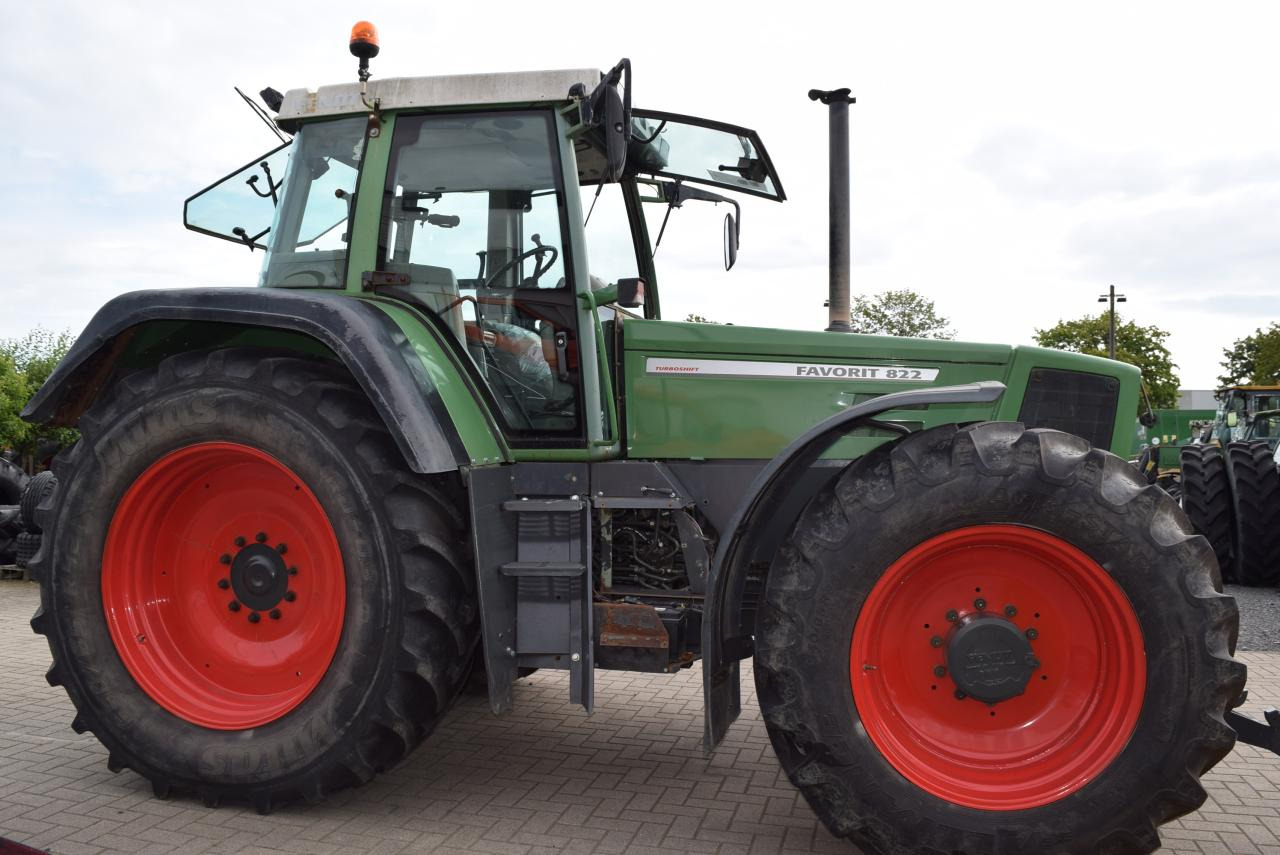 Fendt Favorit 822 - Farm tractor: picture 2 Fendt Favorit 822 - Farm tractor: picture 2