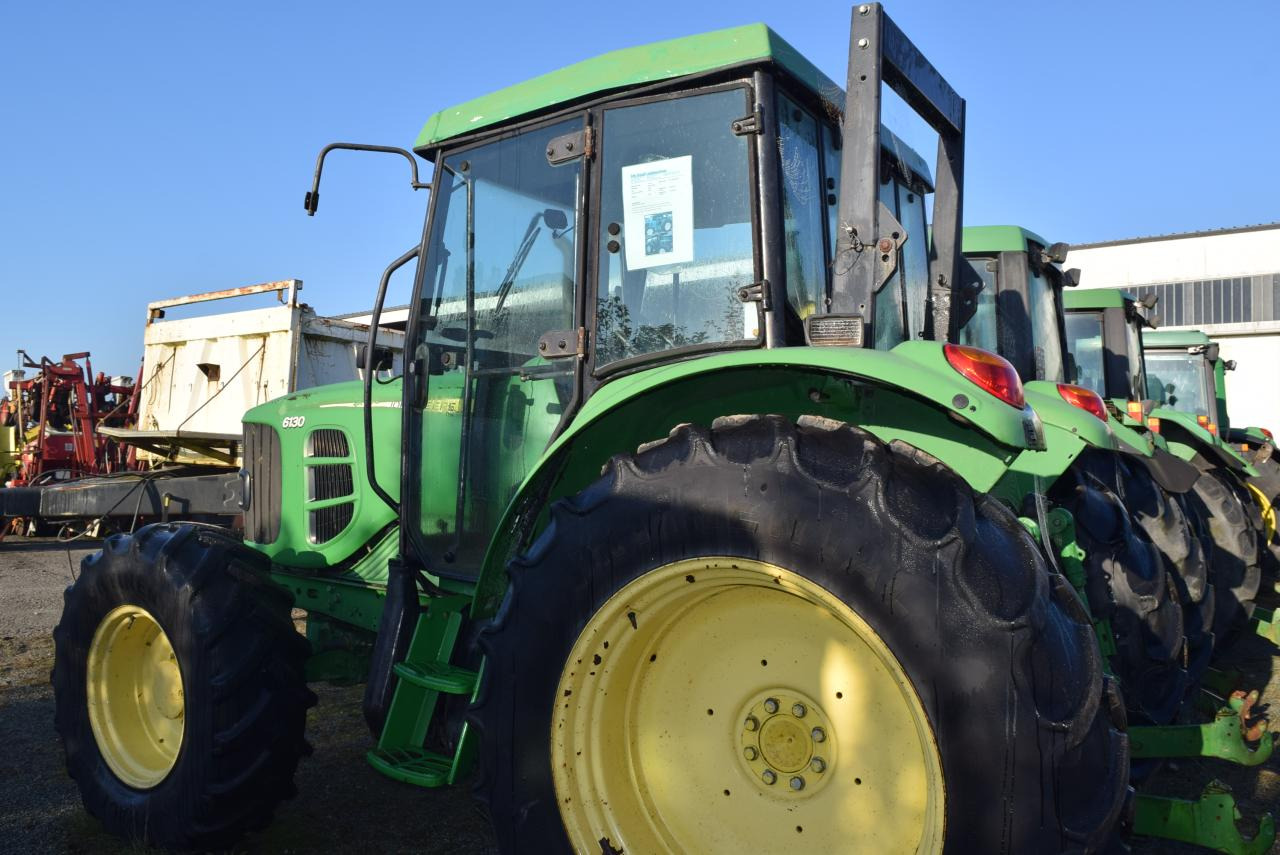 John Deere 6130 - Farm tractor: picture 4 John Deere 6130 - Farm tractor: picture 4