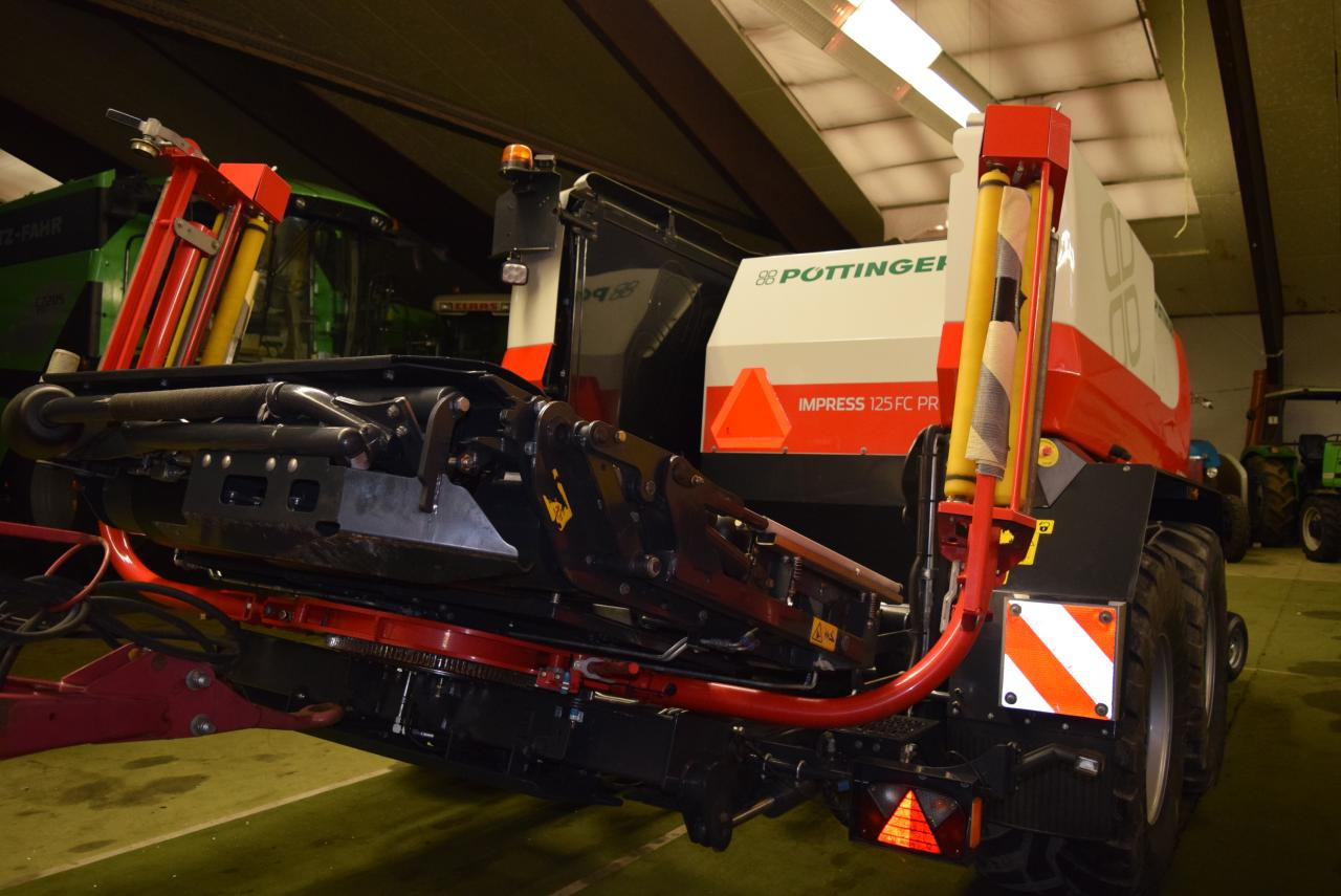Round baler Pöttinger Impress 125 FC Pro *Press-Wickelkombinationen*: picture 6