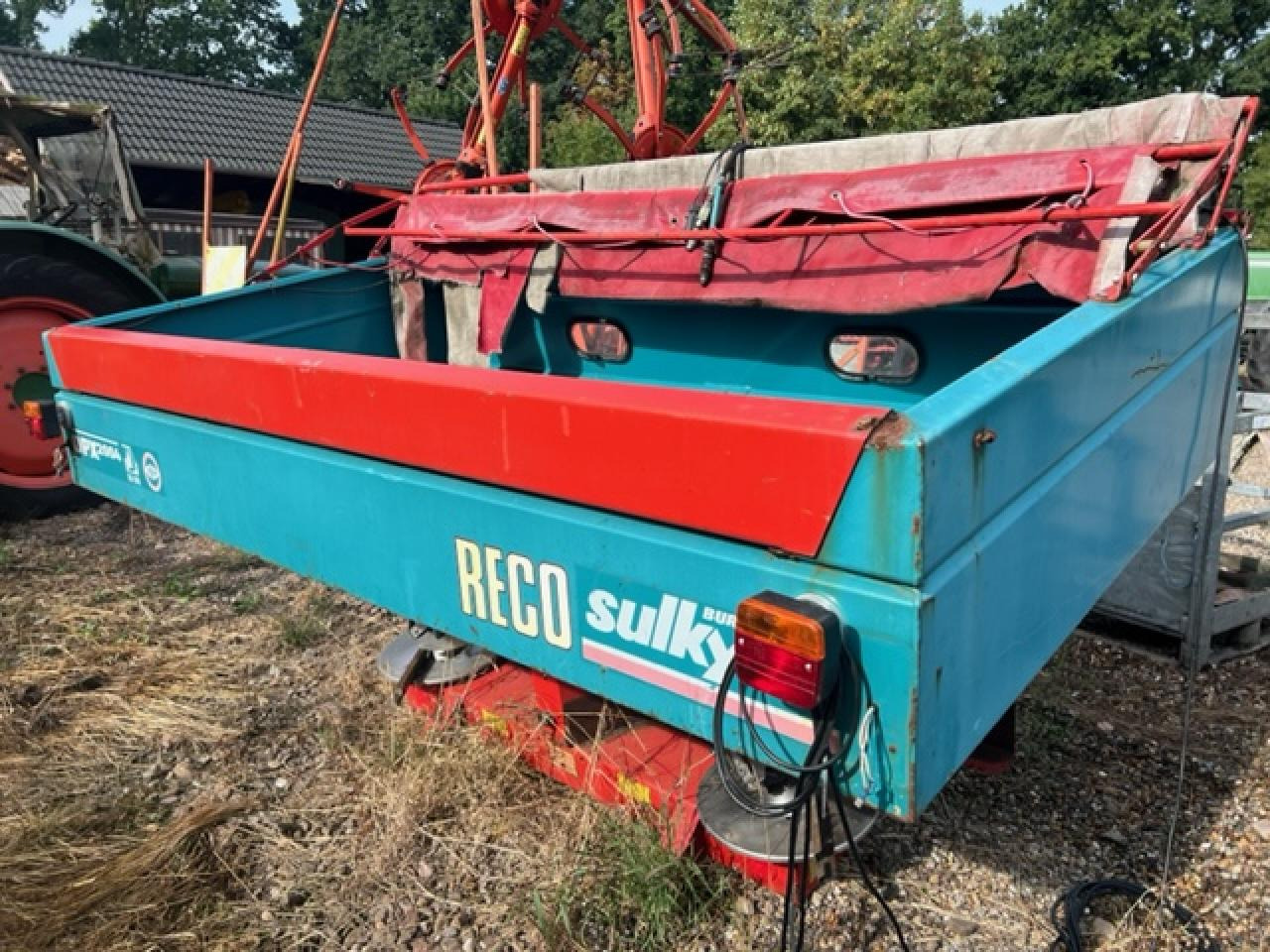 Sulky Burel DPX 2004 - Fertilizer spreader: picture 1 Sulky Burel DPX 2004 - Fertilizer spreader: picture 1