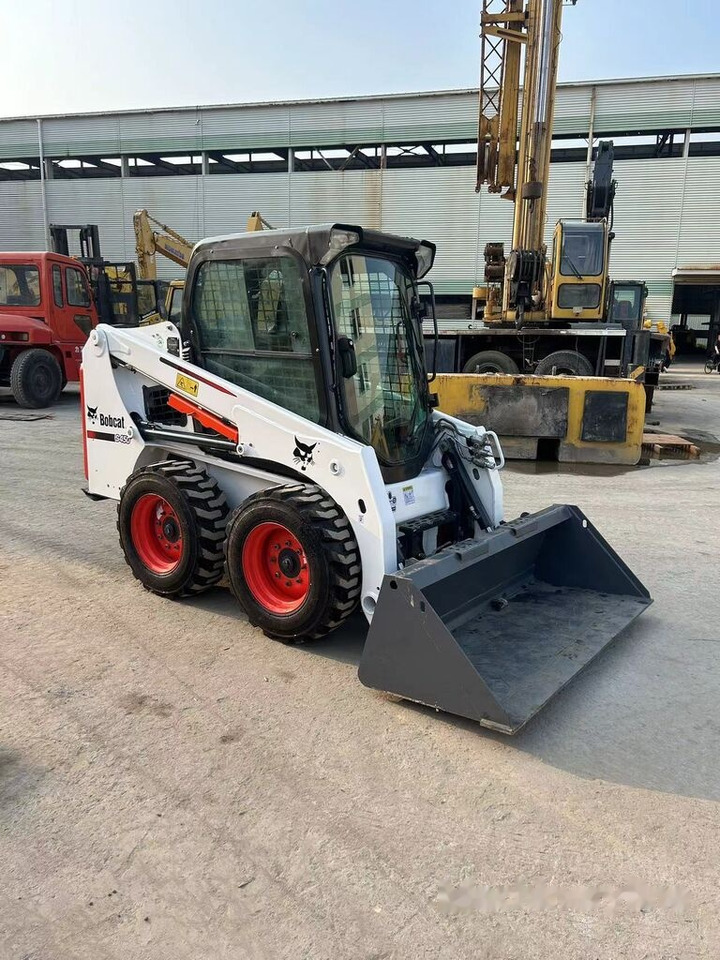 Skid steer loader Bobcat S450: picture 6