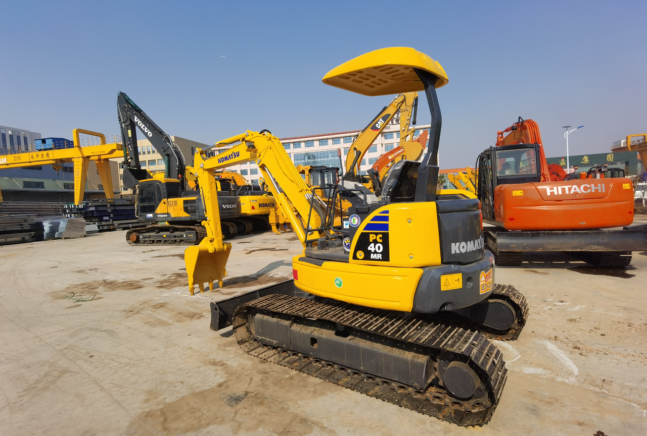 CATERPILLAR PC40MR - Mini excavator: picture 1 CATERPILLAR PC40MR - Mini excavator: picture 1