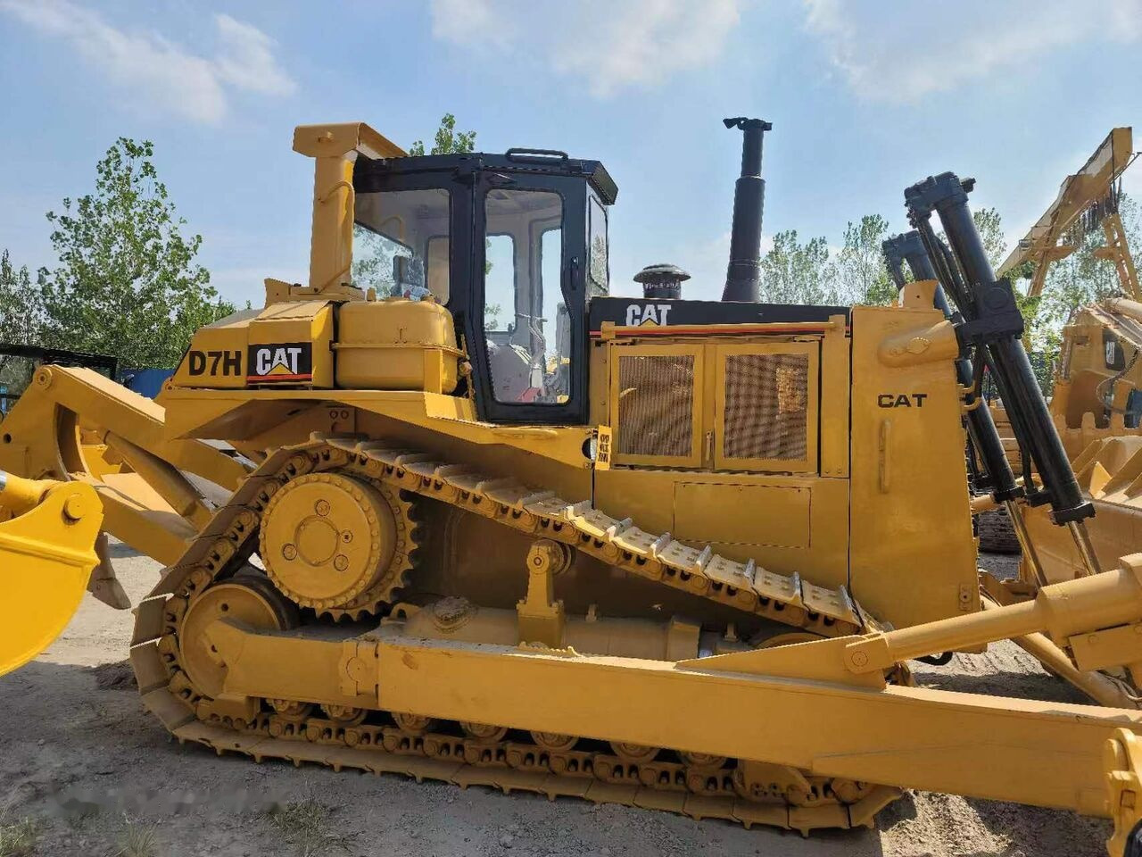 Caterpillar D7H - Bulldozer: picture 3 Caterpillar D7H - Bulldozer: picture 3