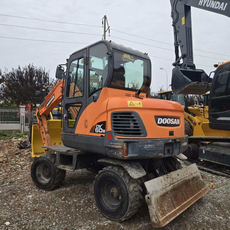 DOOSAN DX60W - Wheel excavator: picture 5 DOOSAN DX60W - Wheel excavator: picture 5