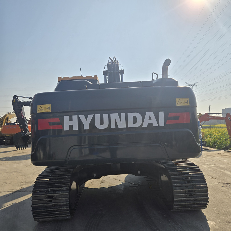 HYUNDAI HX220L - Crawler excavator: picture 3 HYUNDAI HX220L - Crawler excavator: picture 3