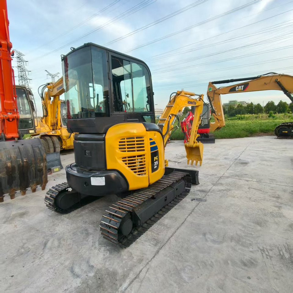 KOMATSU PC35MR - Mini excavator: picture 1 KOMATSU PC35MR - Mini excavator: picture 1