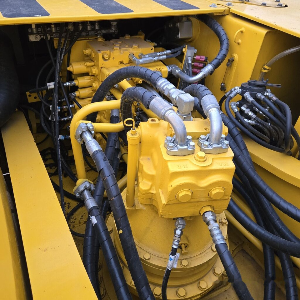 Crawler excavator Komatsu PC350-7: picture 10