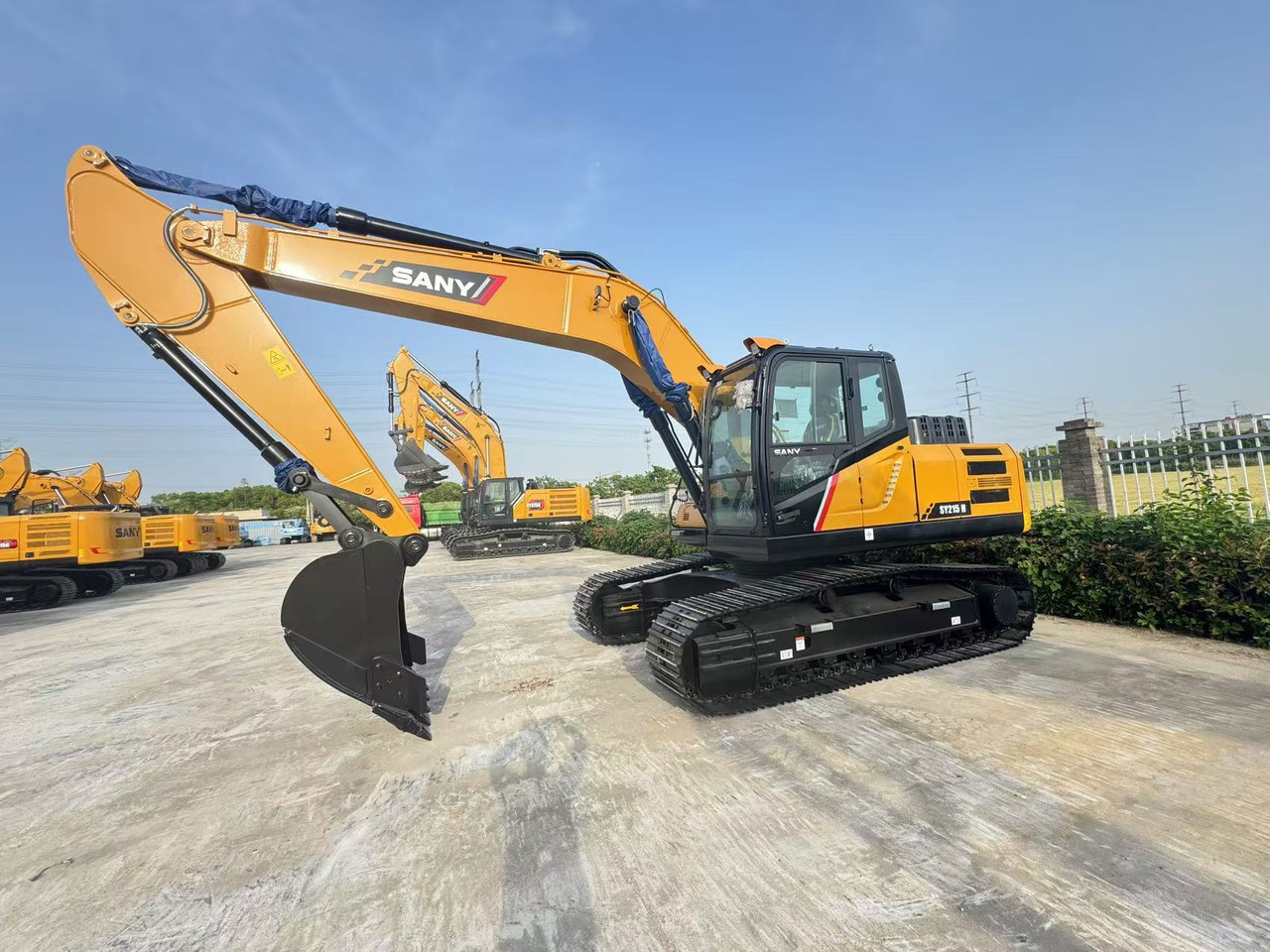 SANY SY215 - Crawler excavator: picture 1 SANY SY215 - Crawler excavator: picture 1