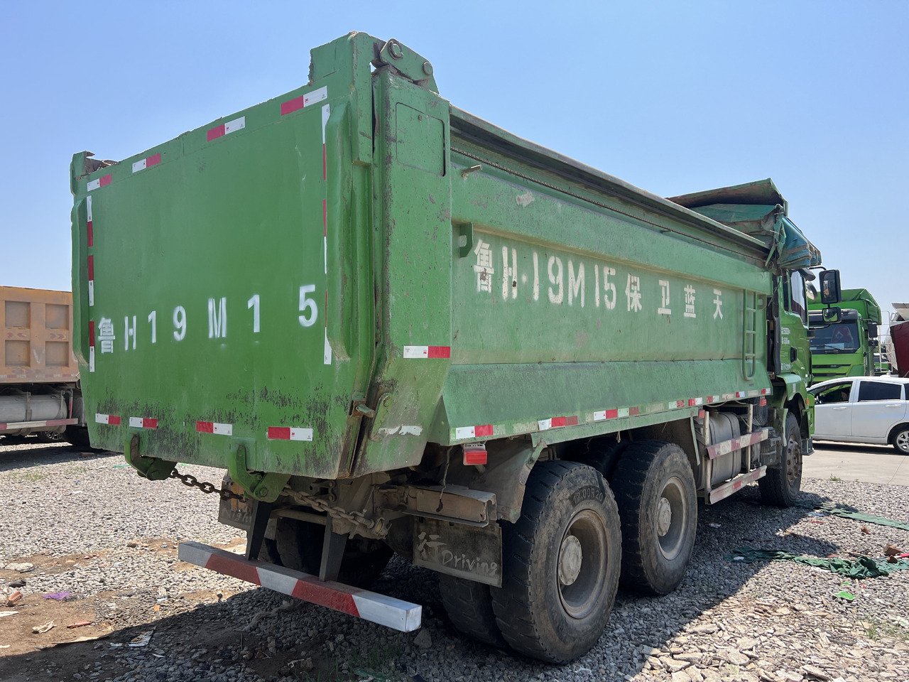 Tipper SHACMAN M3000: picture 6 Tipper SHACMAN M3000: picture 6