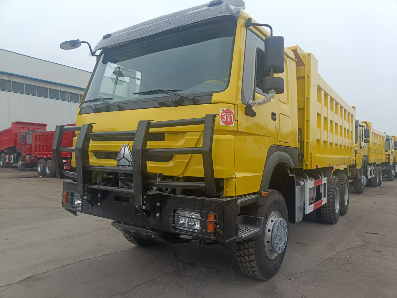 SINOTRUK HOWO 6x4 - Tipper: picture 3 SINOTRUK HOWO 6x4 - Tipper: picture 3