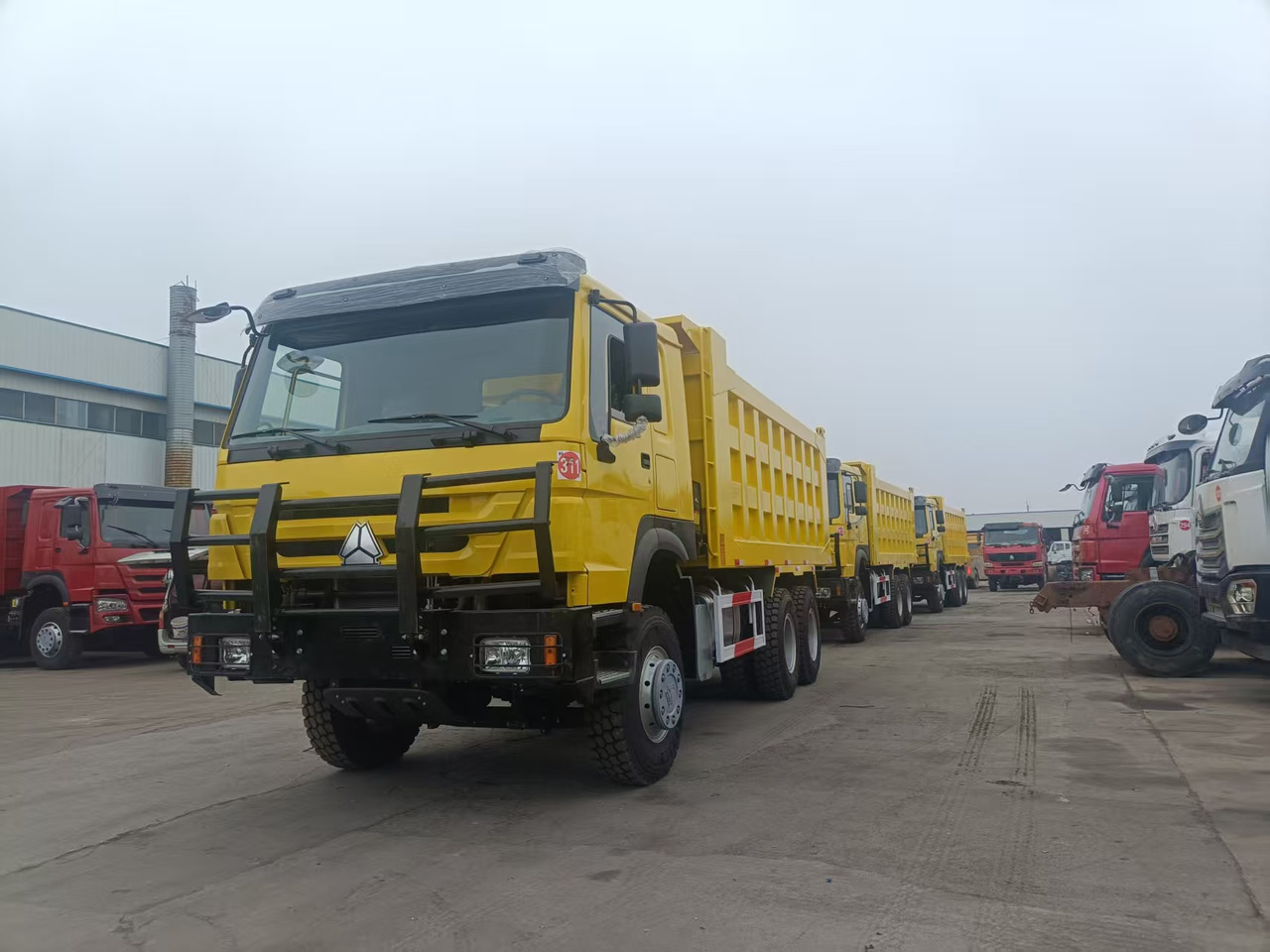 SINOTRUK HOWO 6x4 - Tipper: picture 4 SINOTRUK HOWO 6x4 - Tipper: picture 4