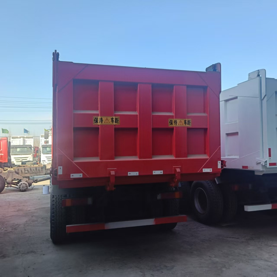 SINOTRUK HOWO 8x4 - Tipper: picture 3 SINOTRUK HOWO 8x4 - Tipper: picture 3