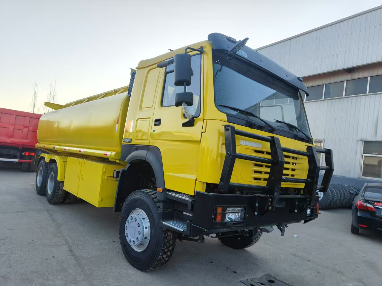SINOTRUK HOWO - Tank truck: picture 1 SINOTRUK HOWO - Tank truck: picture 1