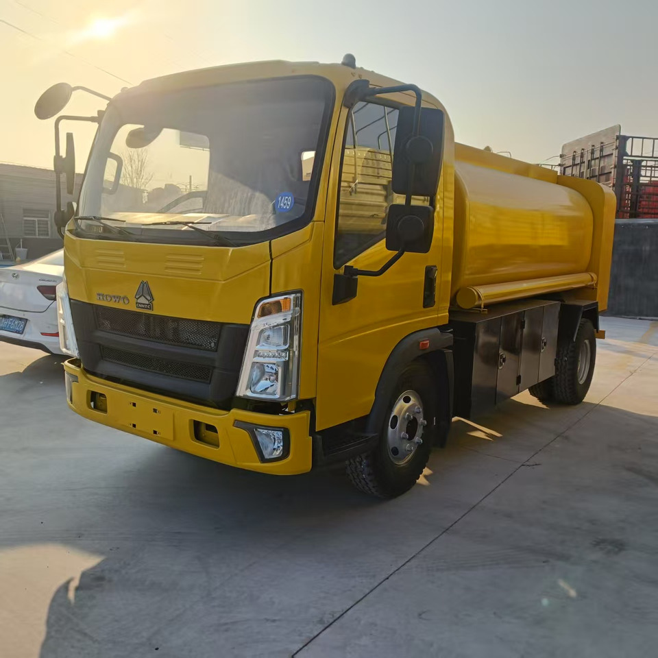 SINOTRUK HOWO - Tank truck: picture 3 SINOTRUK HOWO - Tank truck: picture 3