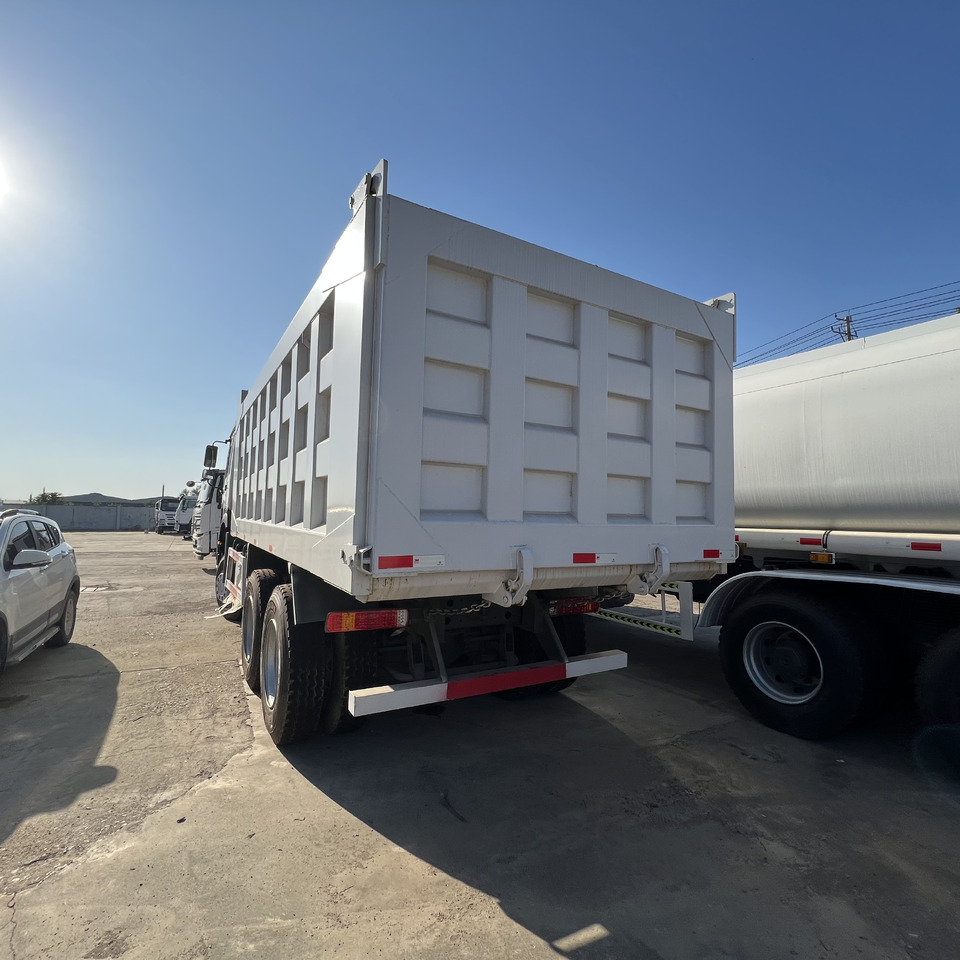 SINOTRUK HOWO - Tipper: picture 3 SINOTRUK HOWO - Tipper: picture 3