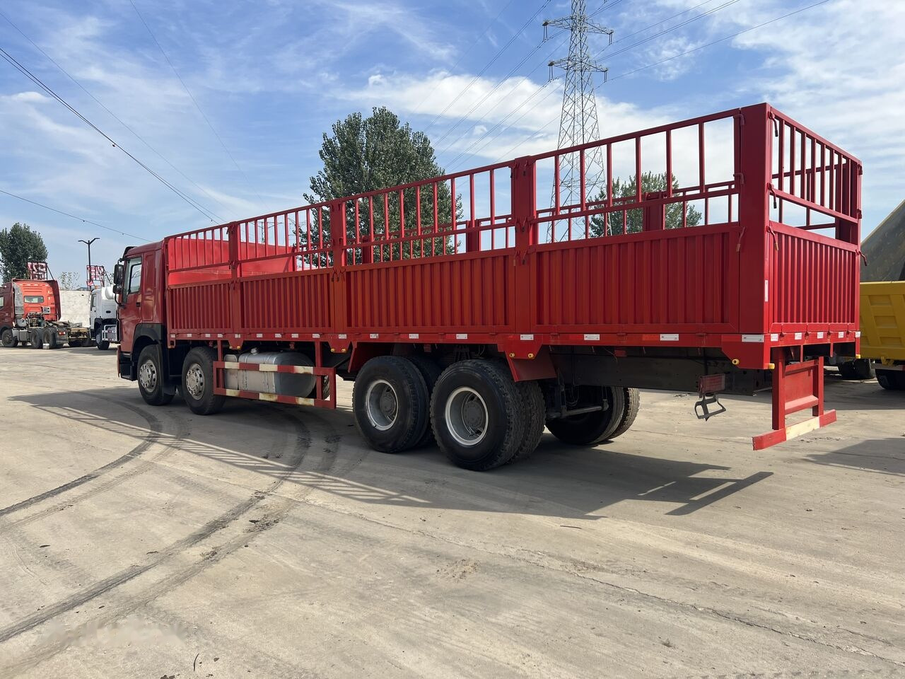Sinotruk Howo Howo 8*4 - Dropside/ Flatbed truck: picture 2 Sinotruk Howo Howo 8*4 - Dropside/ Flatbed truck: picture 2