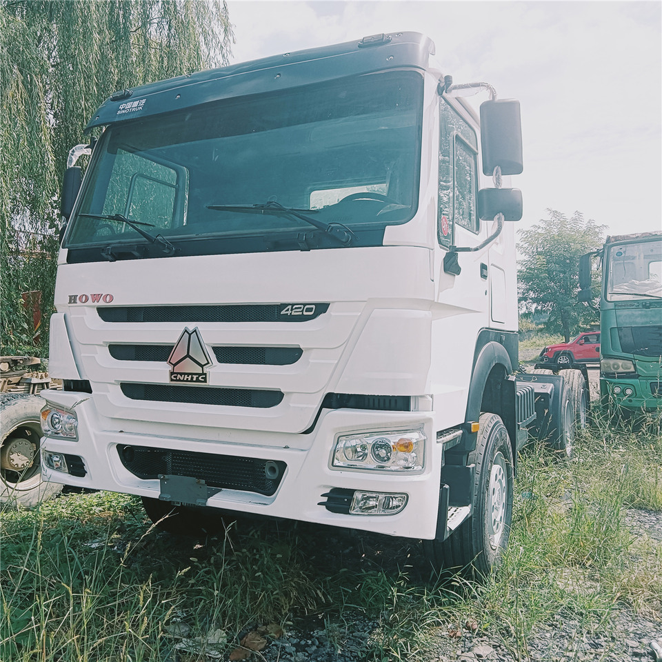 SINOTRUK Trailer head - Tractor unit: picture 1 SINOTRUK Trailer head - Tractor unit: picture 1
