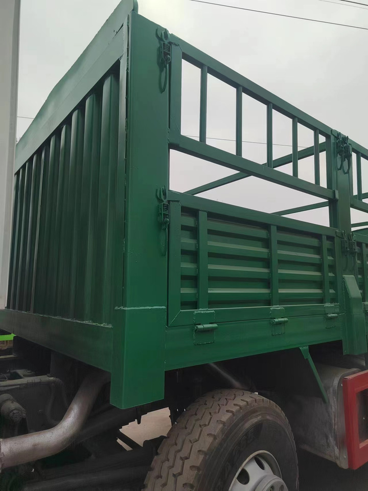 SINOTRUK Howo 8*4 Fence Bucket Truck - Truck: picture 5 SINOTRUK Howo 8*4 Fence Bucket Truck - Truck: picture 5