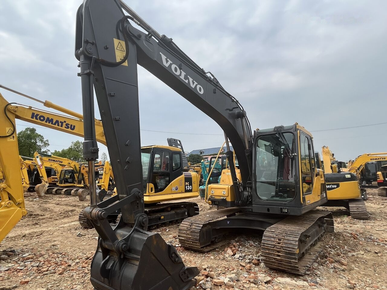 Volvo 140DL - Crawler excavator: picture 2 Volvo 140DL - Crawler excavator: picture 2