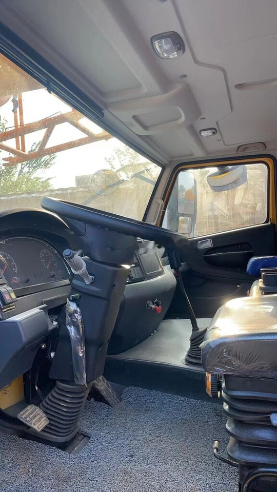 Mobile crane XCMG QY30K: picture 6 Mobile crane XCMG QY30K: picture 6